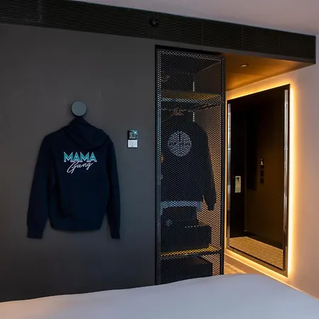 Mama Shelter